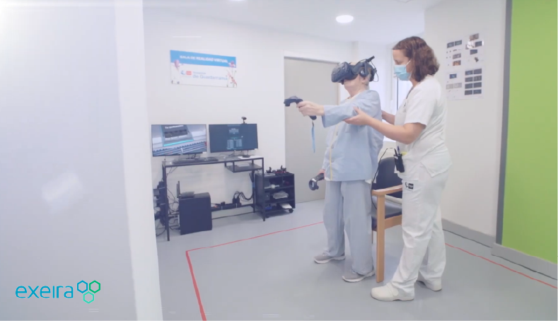 realidad virtual exeira con persona mayor